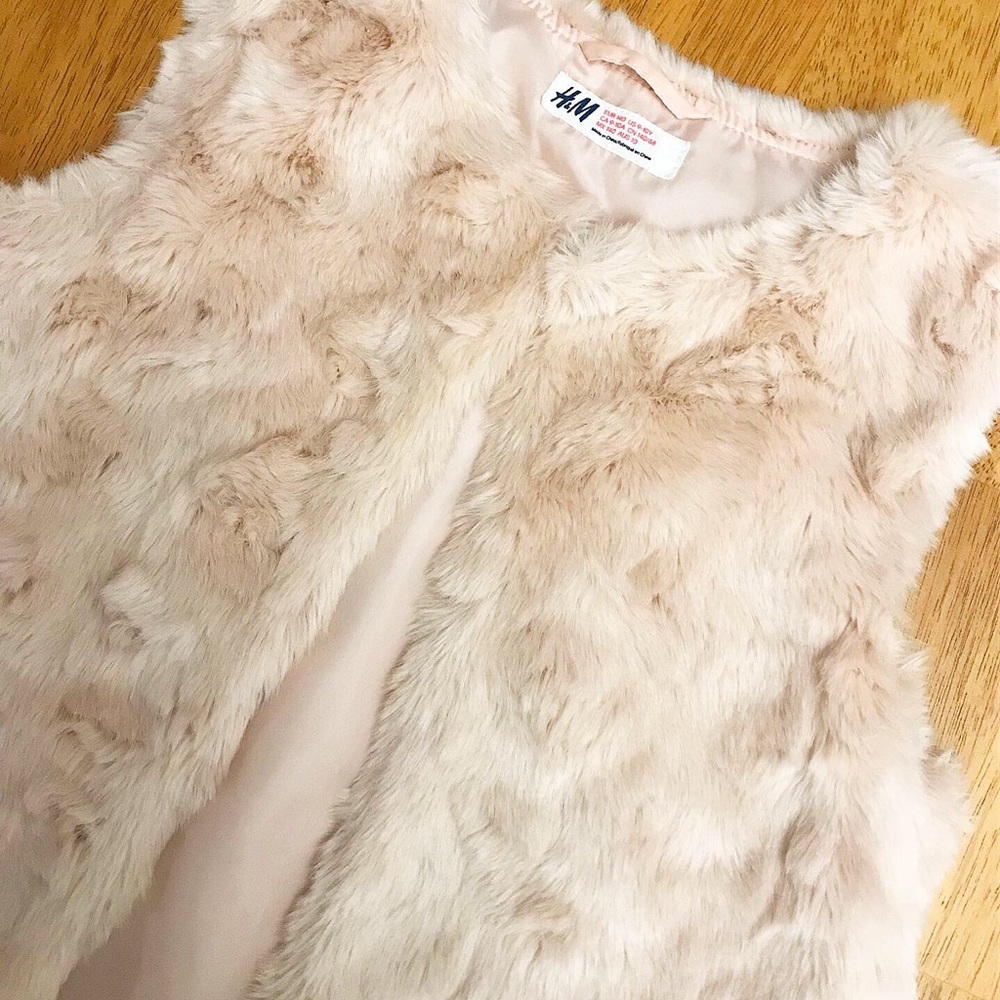 Girls H&M soft pink faux fur vest size 9-10